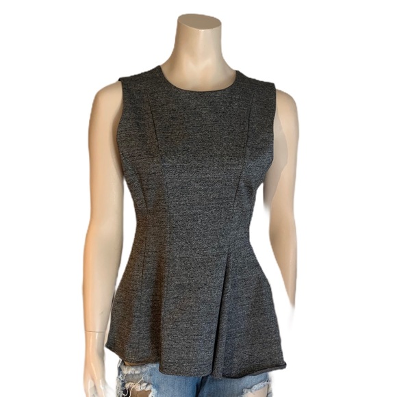 3/$30 - H&M Grey Sleeveless Pleated Top Size Med - Picture 1 of 8